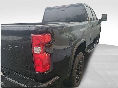 Used 2023 Chevrolet Silverado 2500 LT w/ Midnight Edition image 3