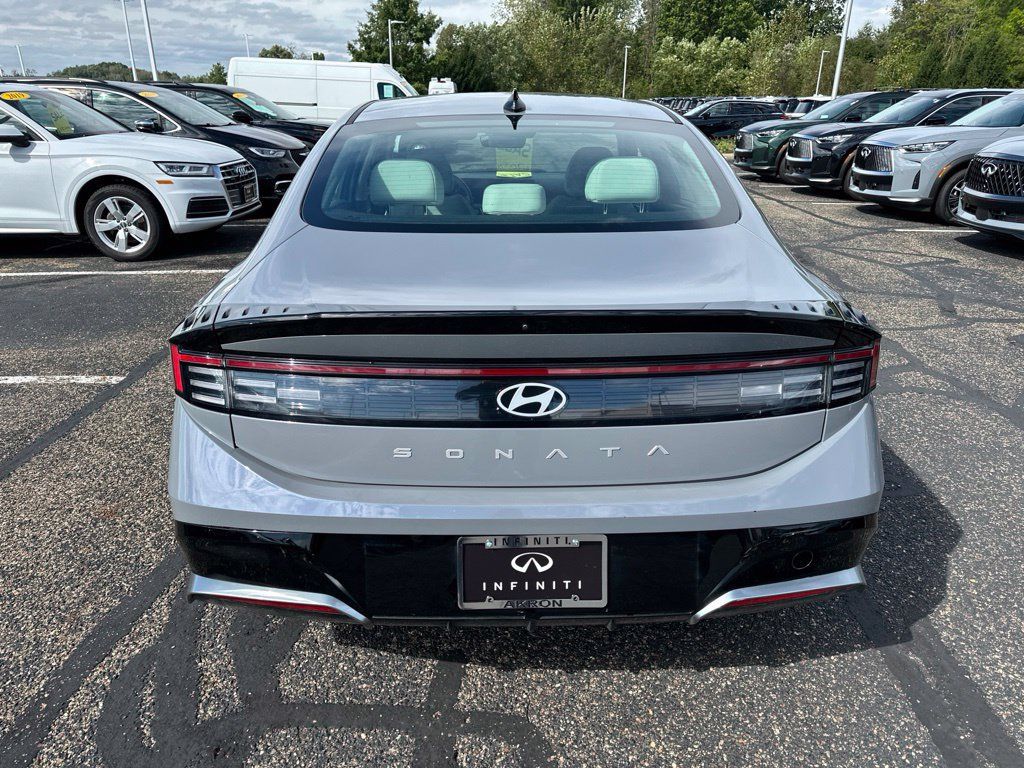 Used 2024 Hyundai Sonata SEL FWD image 11