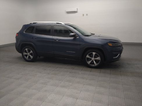 Used 2019 Jeep Cherokee Limited FWD image 11