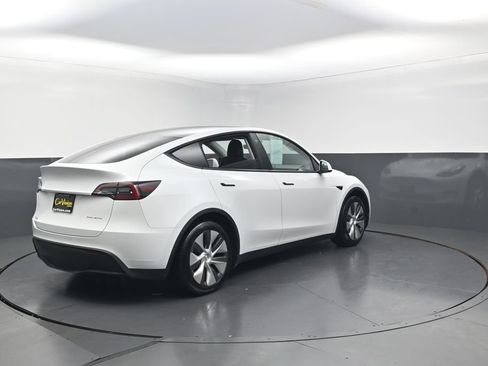 Used 2021 Tesla Model Y Long Range AWD/4WD image 3