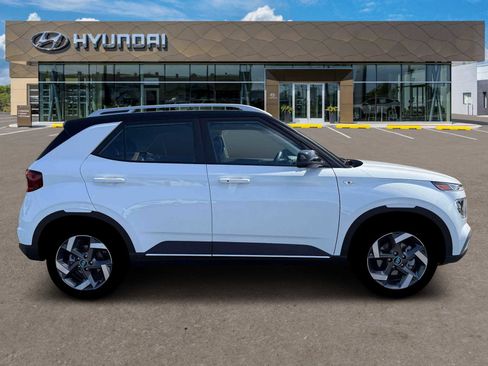 New 2026 Hyundai Venue SEL image 9