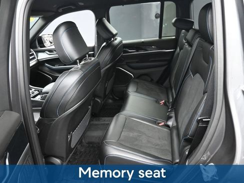Used 2023 Jeep Grand Cherokee Trailhawk w/ Luxury Tech Group III AWD/4WD image 13