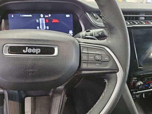 Used 2024 Jeep Grand Cherokee Altitude AWD/4WD image 18