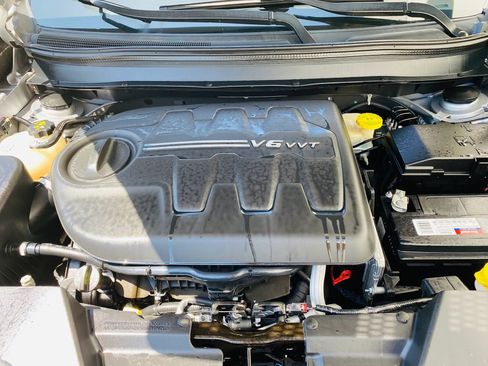 Used 2017 Jeep Cherokee Latitude FWD image 16