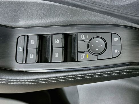 Used 2025 Nissan Rogue SV AWD/4WD image 15