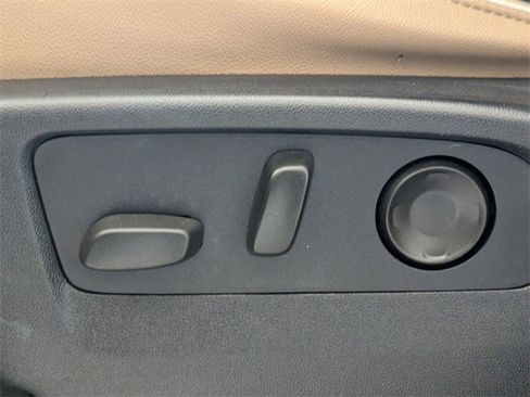 Used 2021 Chevrolet Suburban Premier w/ Premium Package image 23