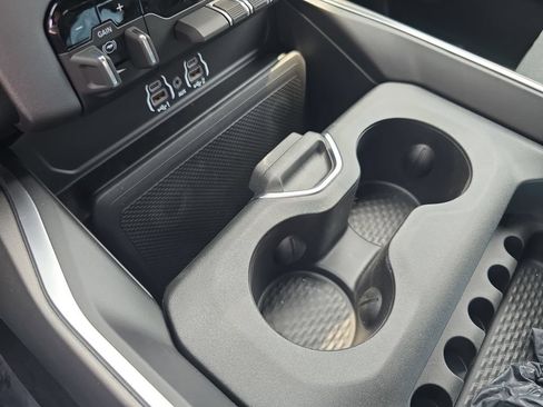 New 2026 RAM 1500 4x4 Crew Cab image 24