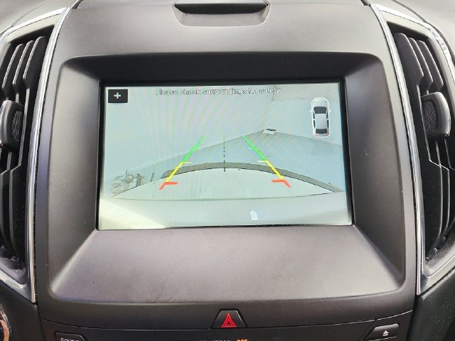 Used 2018 Ford Edge Titanium w/ Equipment Group 301A FWD image 17