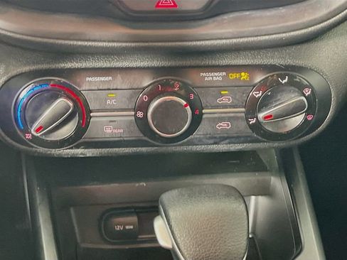 Used 2022 Kia Soul LX FWD image 16