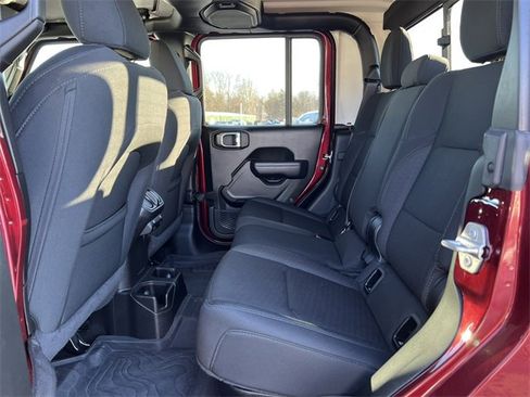 Certified 2022 Jeep Gladiator Sport image 4