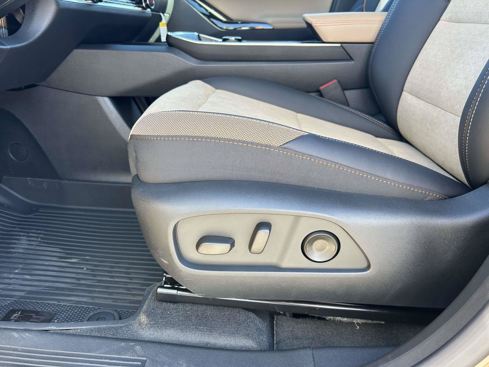 New 2027 Chevrolet Equinox ACTIV w/ Safety and Technology Package AWD/4WD image 17