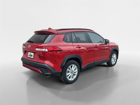 Used 2024 Toyota Corolla Cross LE image 4