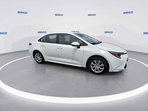 Used 2022 Toyota Corolla LE FWD image 2