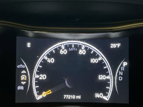 Used 2017 Jeep Grand Cherokee Laredo w/ Quick Order Package 23E image 15