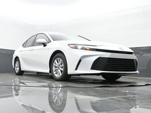 New 2026 Toyota Camry LE FWD image 22
