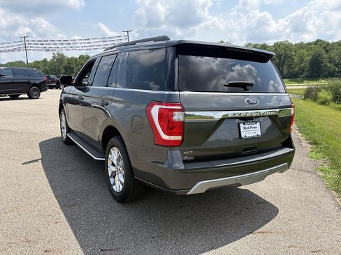 Used 2021 Ford Expedition XLT AWD/4WD image 3