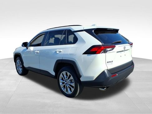 Used 2021 Toyota RAV4 XLE Premium AWD/4WD image 25