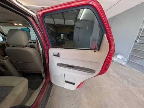 Used 2008 Ford Escape XLT FWD image 37