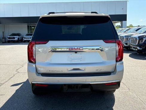Certified 2023 GMC Yukon SLT w/ SLT Luxury Package AWD/4WD image 4