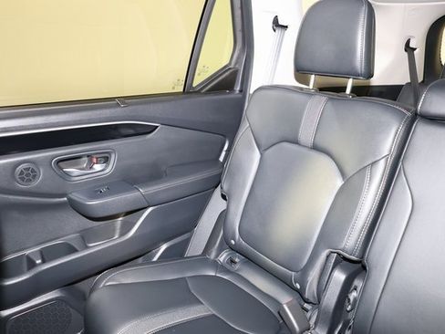 New 2025 Honda Pilot Touring image 10