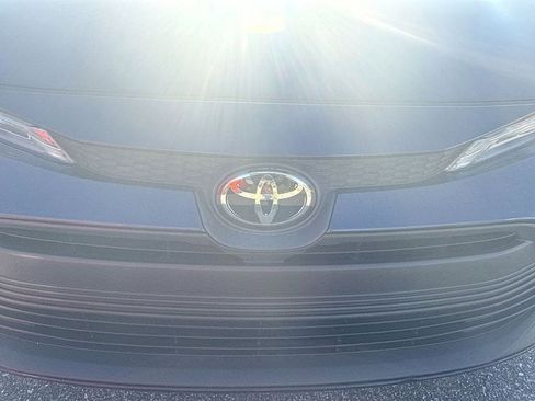 Used 2024 Toyota Corolla LE image 31
