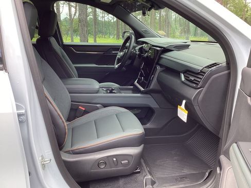 New 2026 GMC Acadia AT4 w/ Luxury Package AWD/4WD image 26