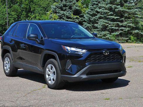 Certified 2025 Toyota RAV4 LE FWD image 1