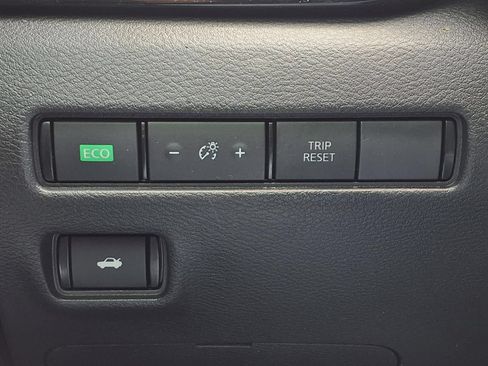 Used 2021 Nissan Sentra SR FWD image 24