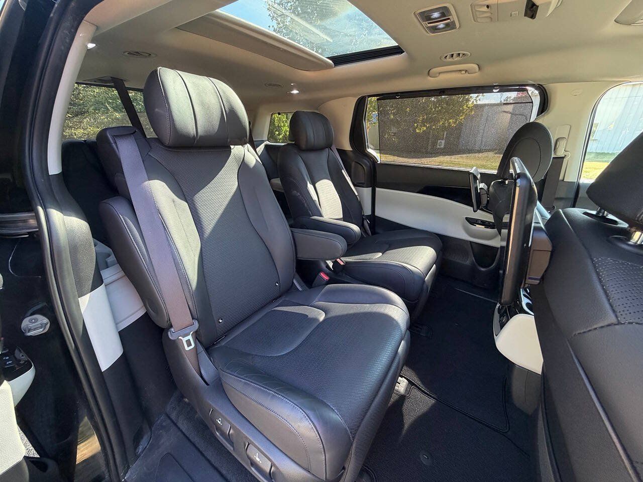 Used 2024 Kia Carnival SX Prestige FWD image 21
