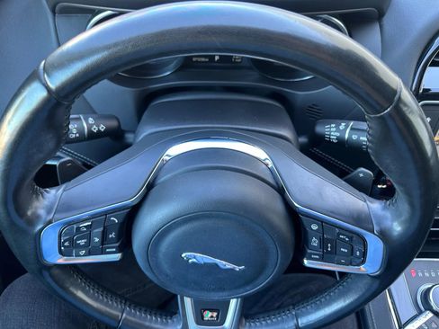 Used 2017 Jaguar F-PACE R-Sport image 37