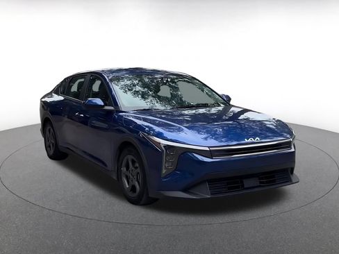 Used 2025 Kia K4 FWD image 3