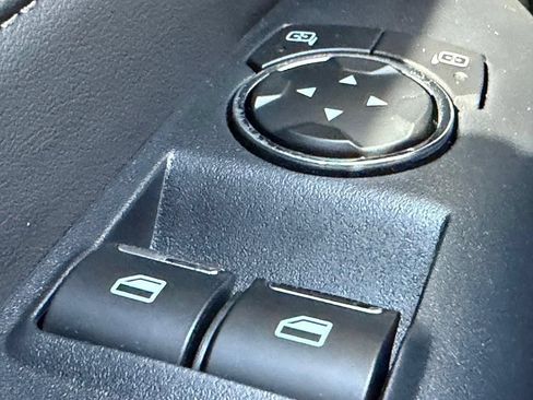 Used 2025 Ford Mustang GT RWD image 21