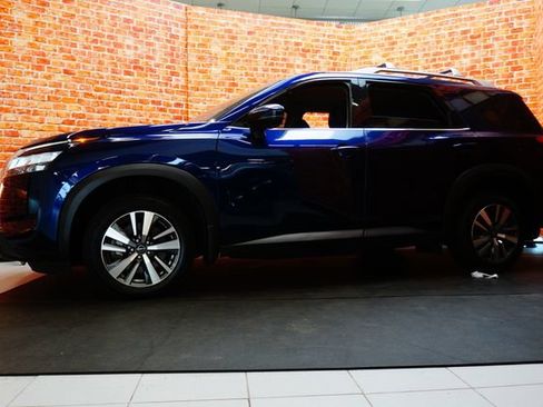 Certified 2024 Nissan Pathfinder SL AWD/4WD image 4