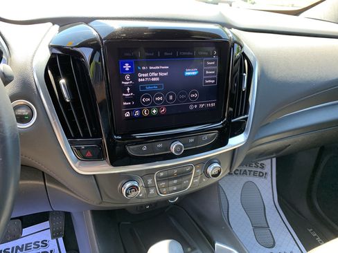 Used 2022 Chevrolet Traverse LT FWD image 24