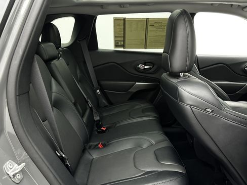 Used 2022 Jeep Cherokee Latitude Lux w/ Sun & Sound Group image 36