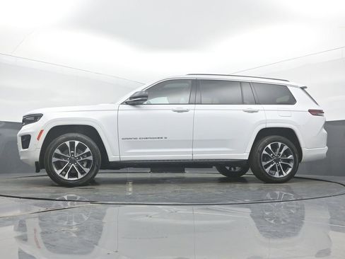 Used 2024 Jeep Grand Cherokee L Overland w/ Advanced Protech Group III AWD/4WD image 47