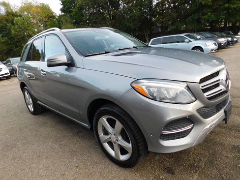 Used 2016 Mercedes-Benz GLE 300d 4MATIC image 1