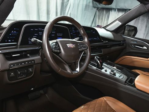 Used 2022 Cadillac Escalade ESV Sport w/ Touring Package AWD/4WD image 22