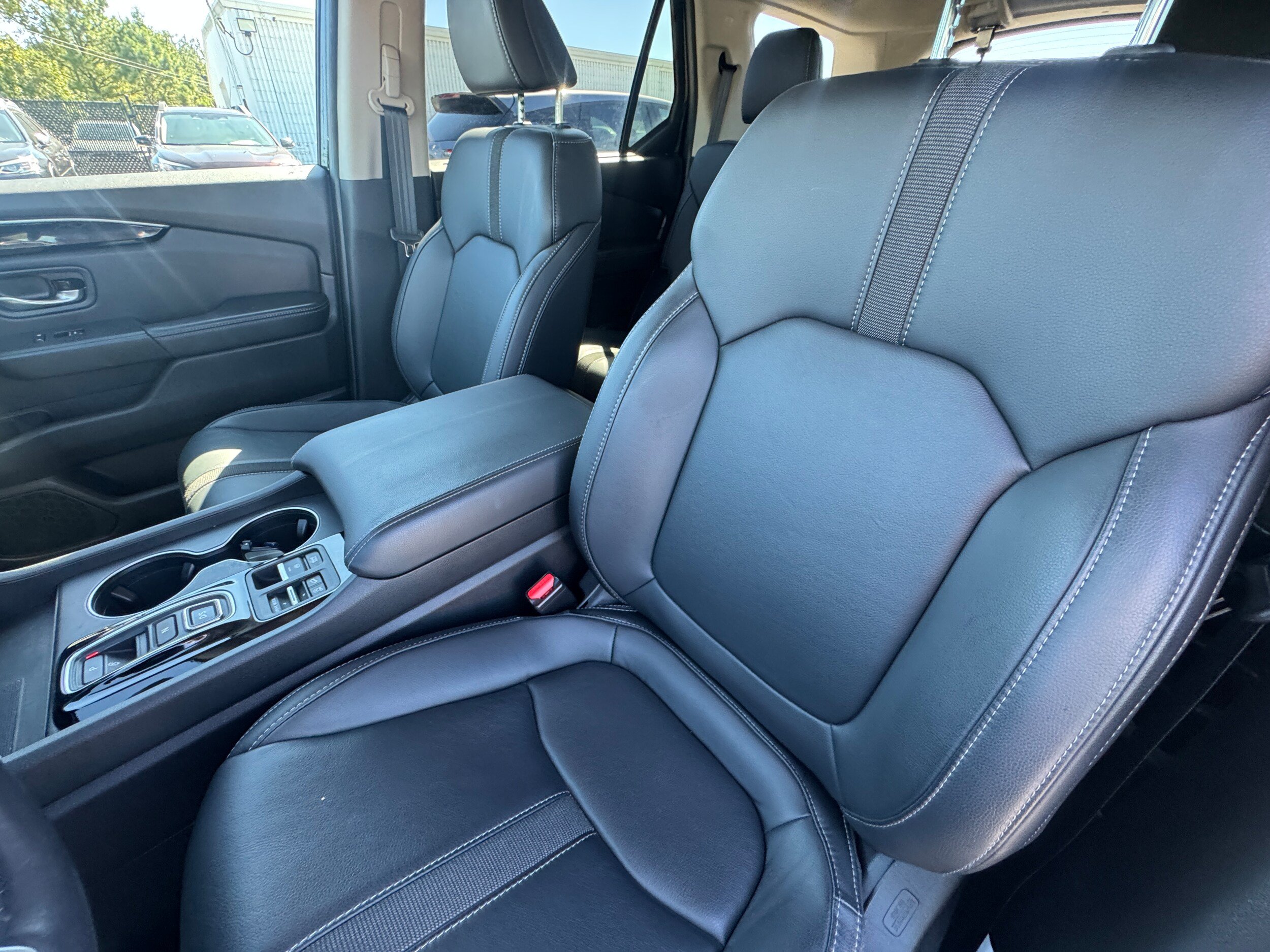 Used 2025 Honda Pilot EX-L image 23