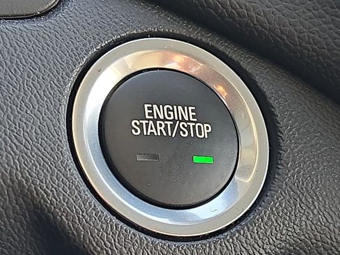 Used 2023 Chevrolet Equinox LT image 29