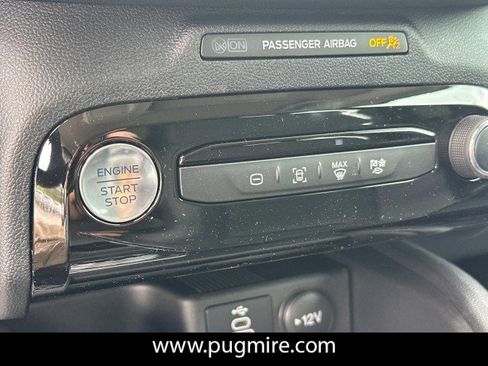 New 2025 Ford Escape SE image 32