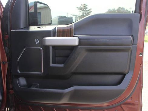 Used 2015 Ford F150 Lariat AWD/4WD image 19