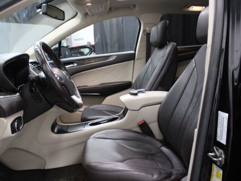 Used 2017 Lincoln MKC Reserve image 14