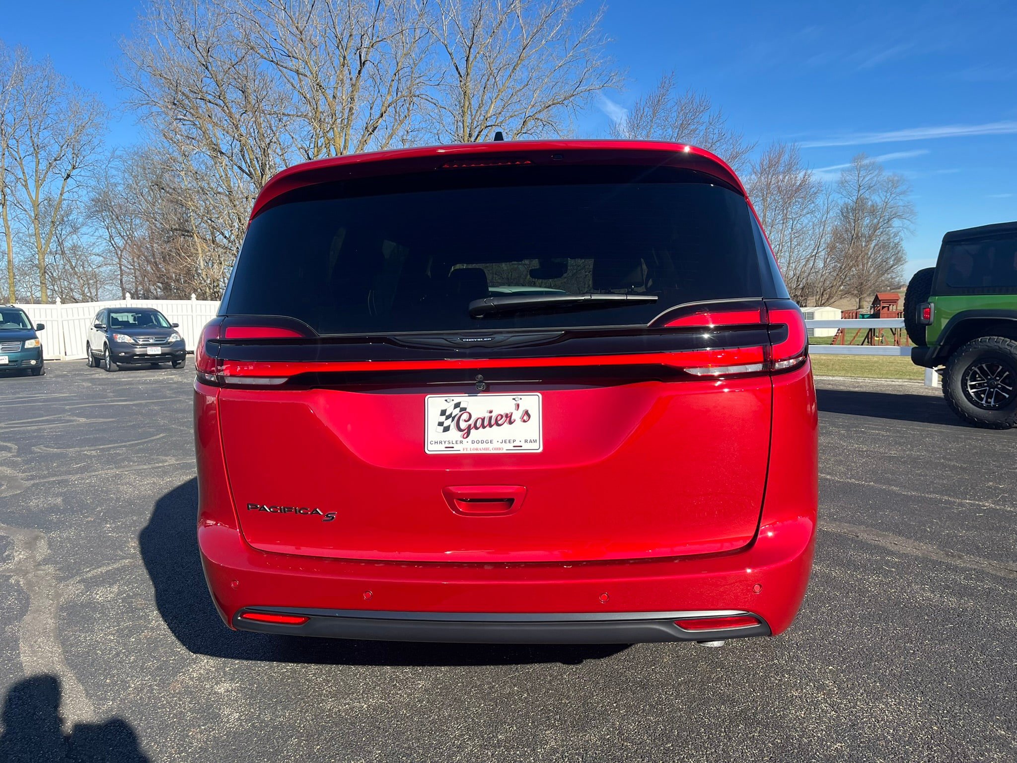 New 2026 Chrysler Pacifica Select w/ S Appearance Package FWD image 10