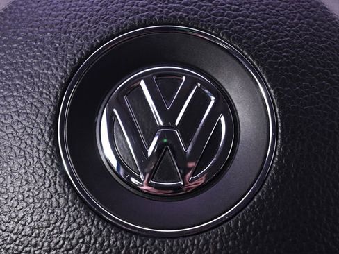 Used 2018 Volkswagen Tiguan Limited w/ Premium Package image 35