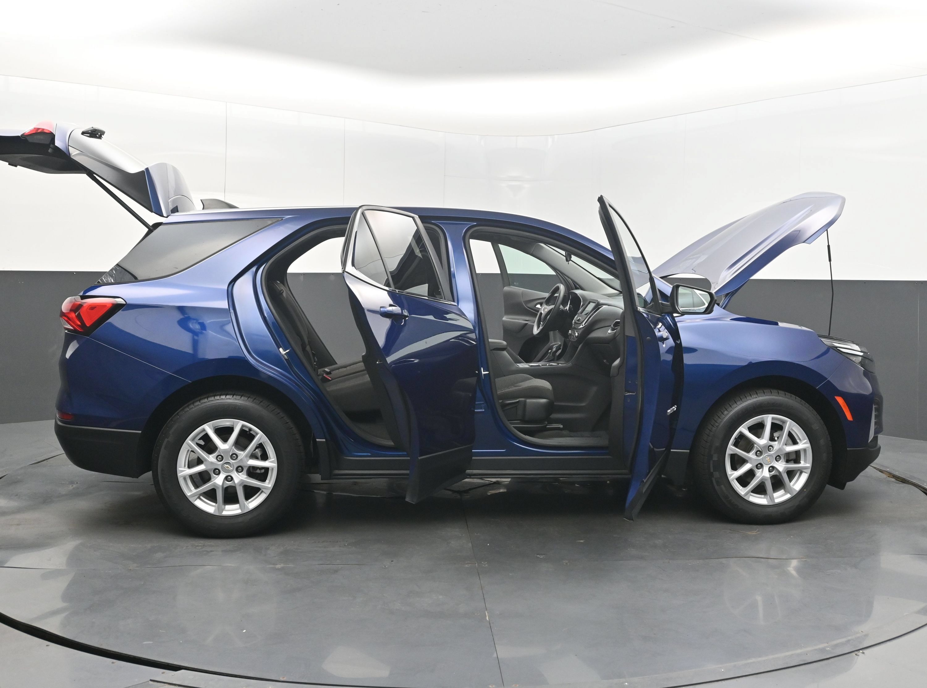 Used 2023 Chevrolet Equinox LT FWD image 46