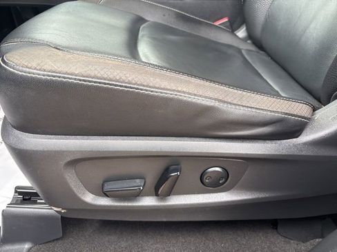 Used 2023 Nissan Pathfinder SL w/ SL Premium Package image 10