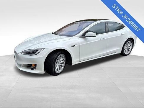Used 2018 Tesla Model S 75D image 3