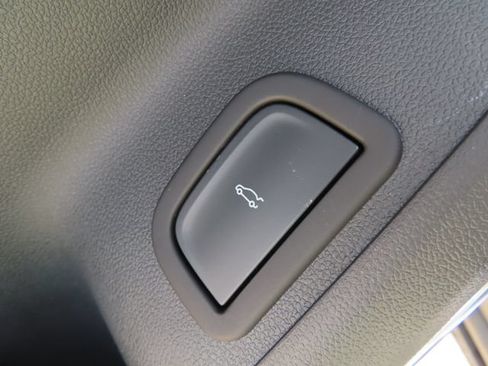 Used 2025 Chevrolet Traverse Z71 w/ Enhanced Driving Package AWD/4WD image 14