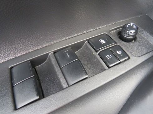 Used 2024 Toyota Corolla SE image 34